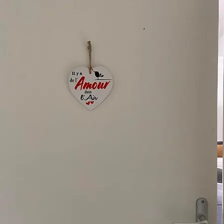 Il Y A De L'amour Dans L'air - Lit King Size Apartman